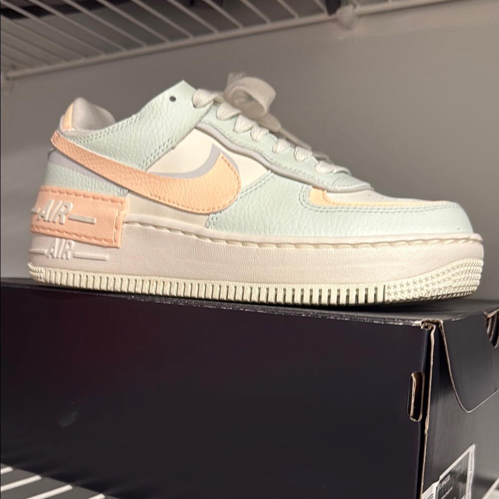 nike air force 1 shadow barely green crimson tint